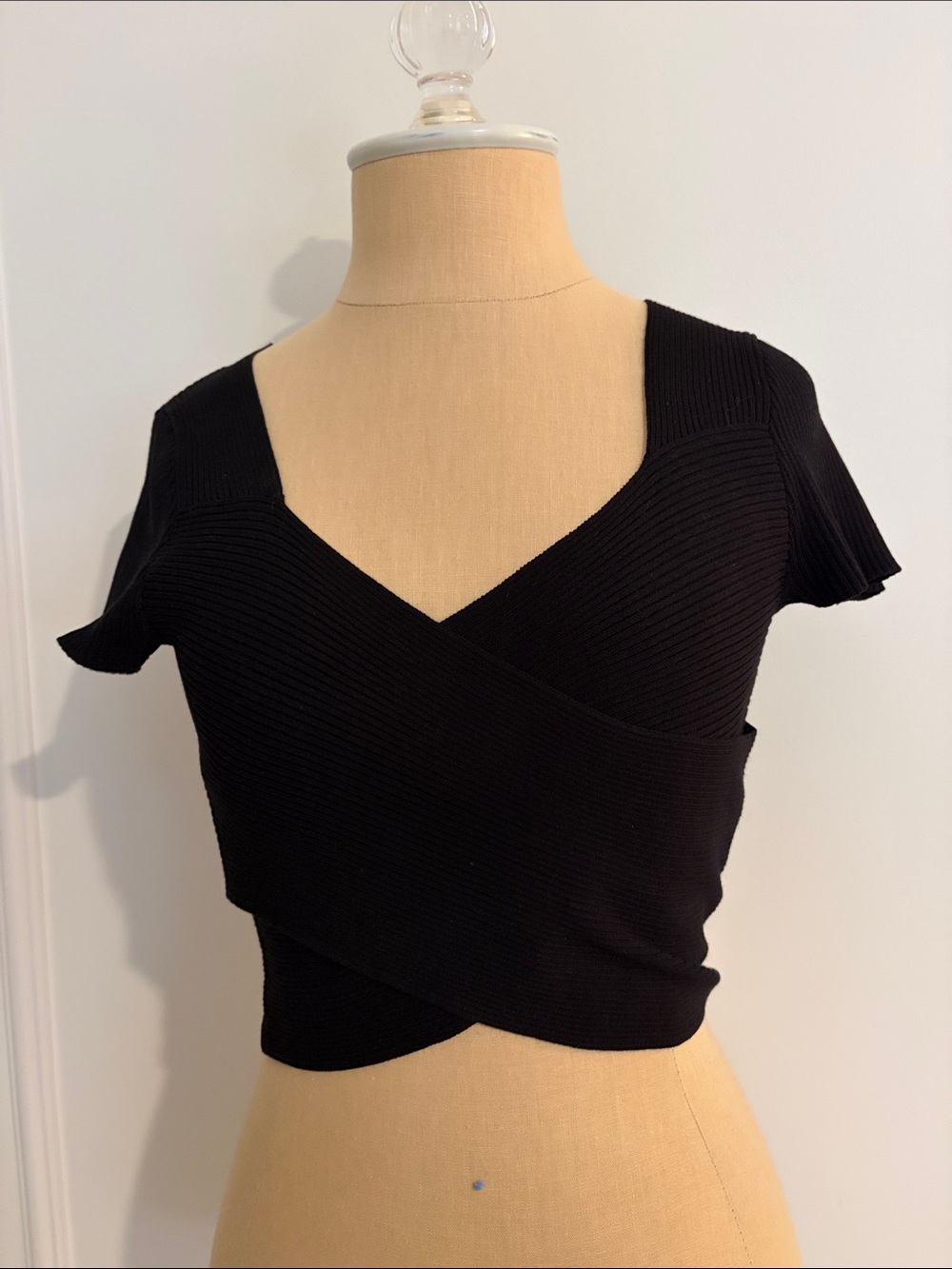 Cute! Dillard’s Blu Pepper Wrap Crop Top, Juniors S, GUC